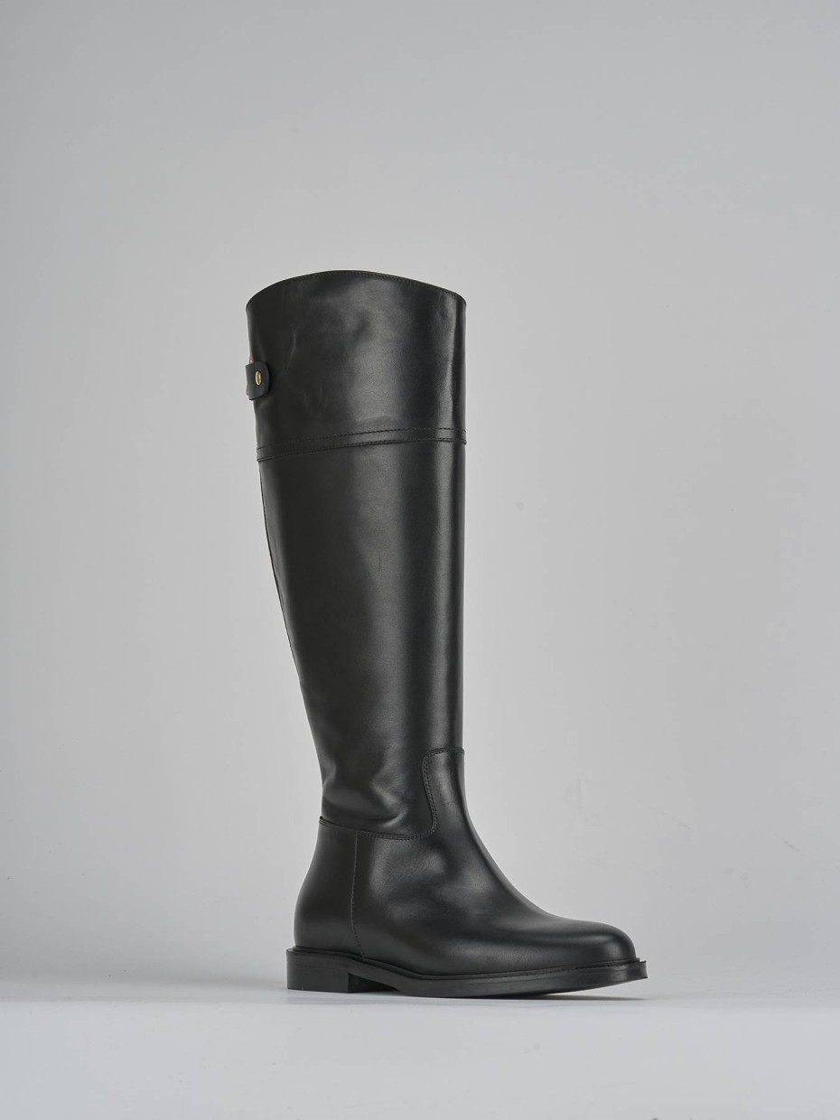 Low heel boots heel 2 cm black leather
