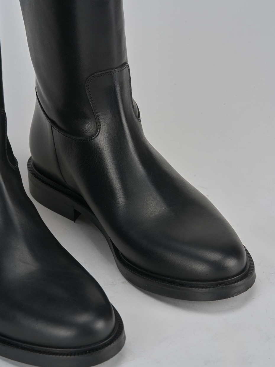 Low heel boots heel 2 cm black leather