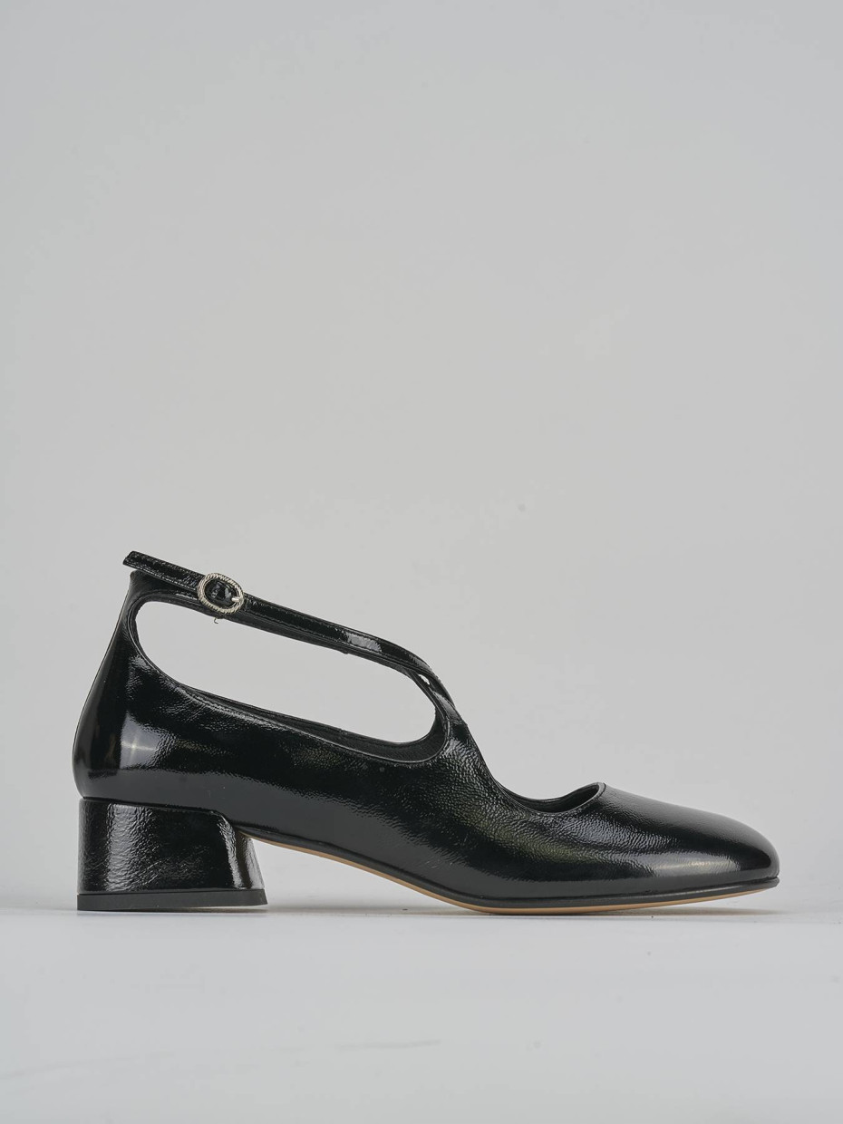 Pumps heel 4 cm black patent