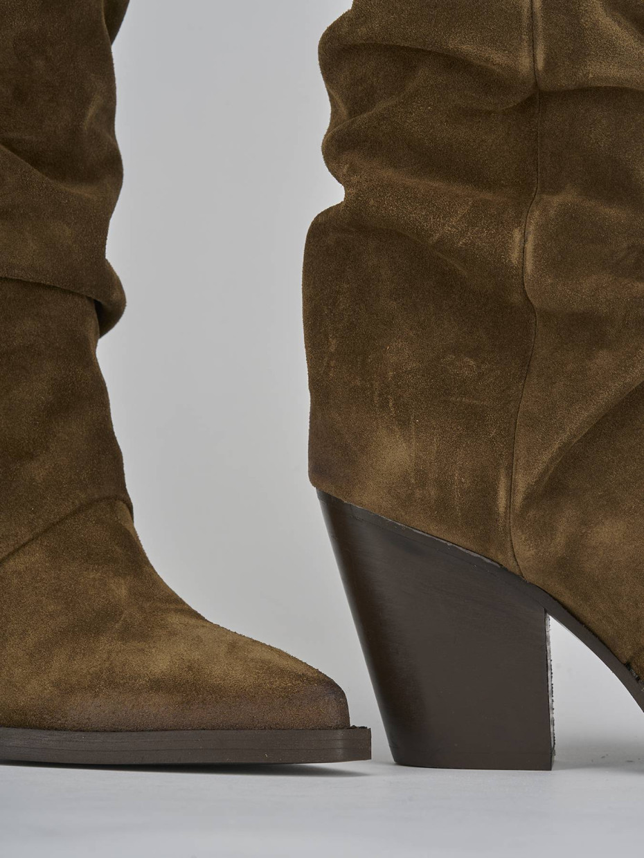 High heel boots heel 9 cm brown suede