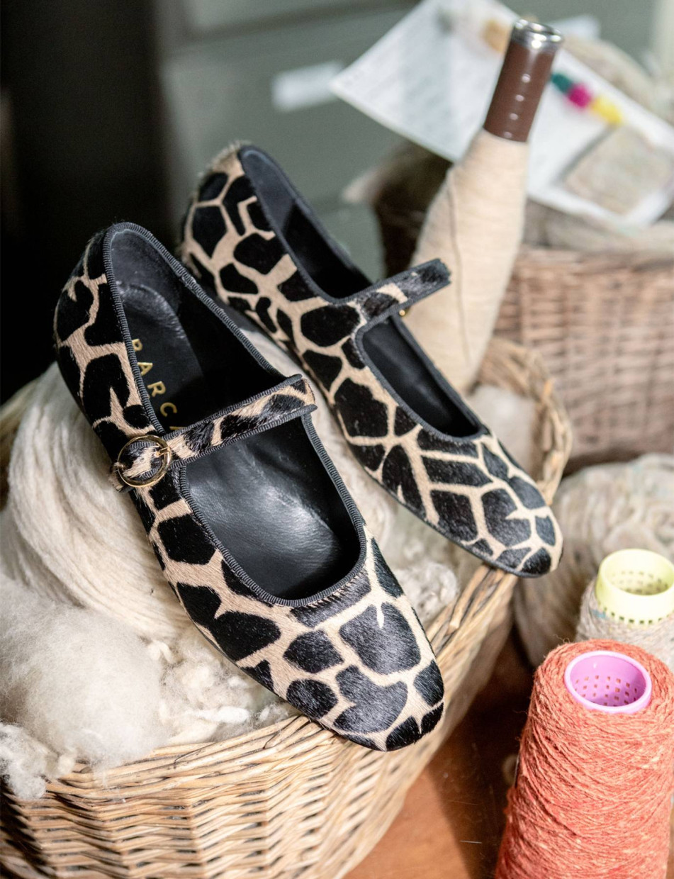Bailarinas tacón 1 cm estampado jirafa cuero de vaca con pelo