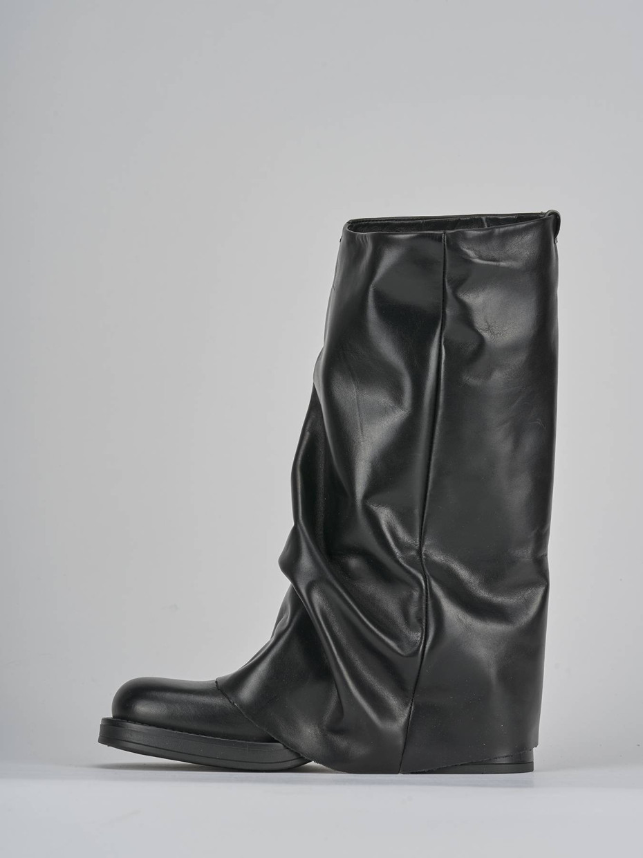 Botas de tacón bajo tacón 3 cm negro cuero