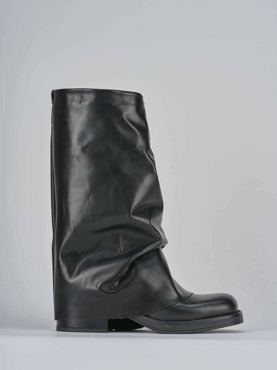 Botas de tacón bajo tacón 3 cm negro cuero