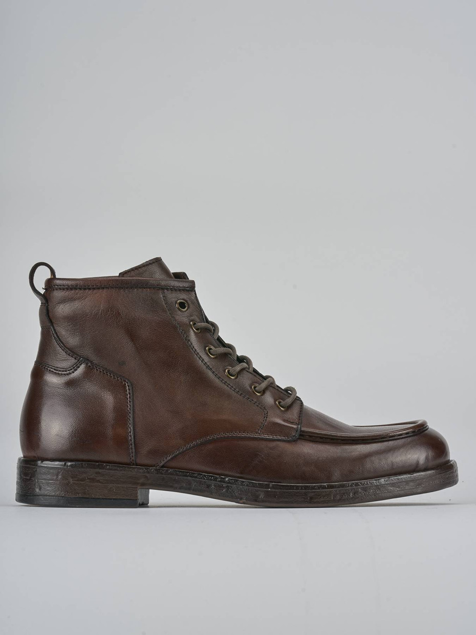 Botas militares marrón cuero