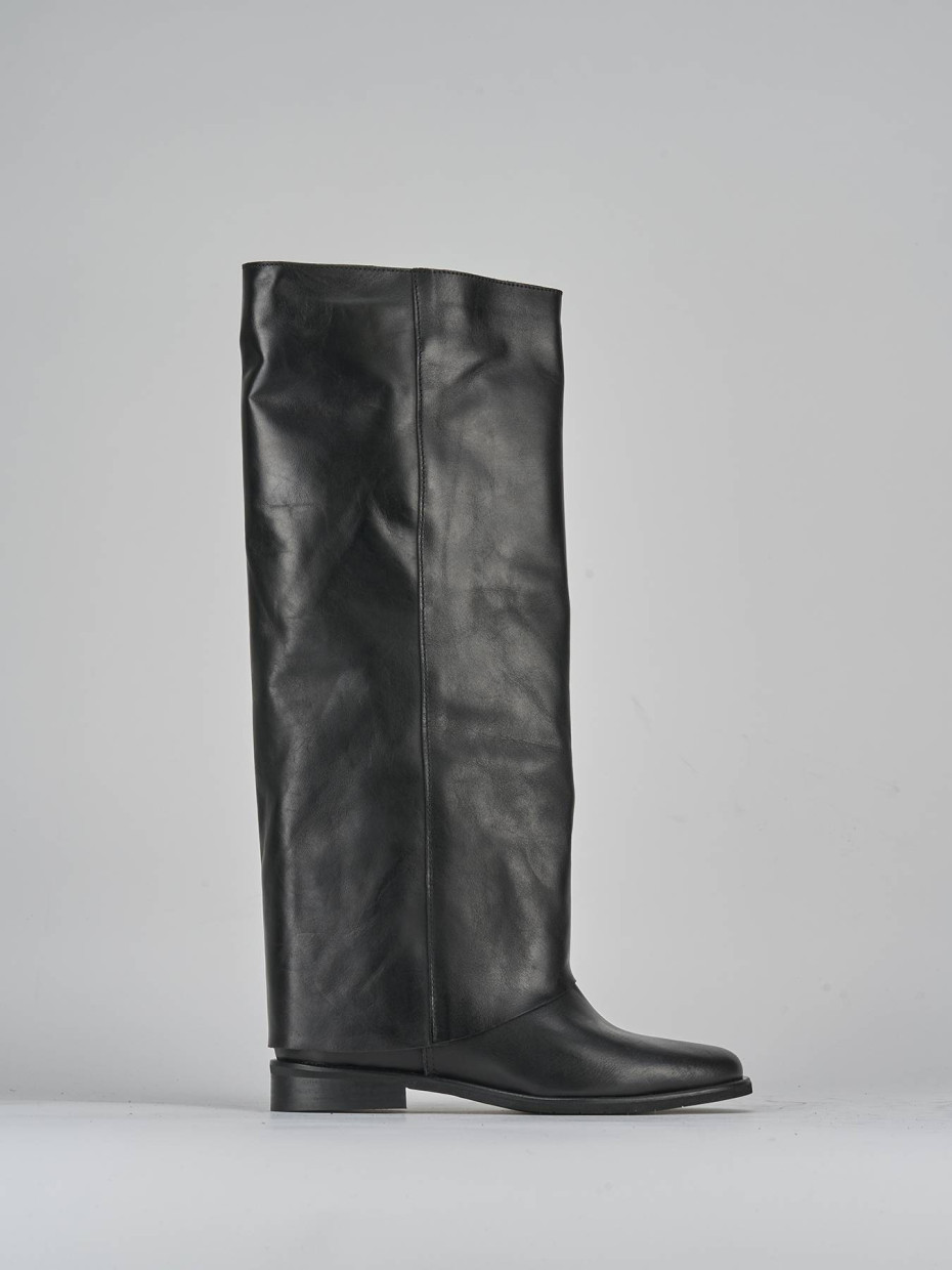 Low heel boots heel 2 cm black leather