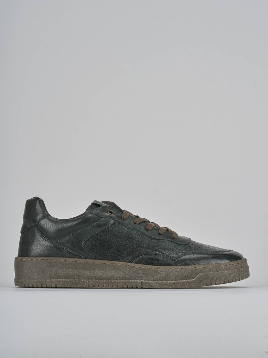 Sneakers green leather