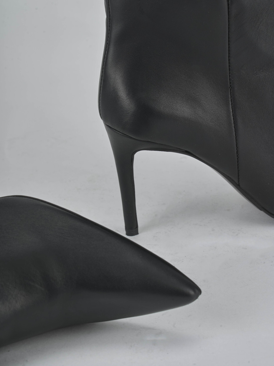 High heel boots heel 7 cm black leather