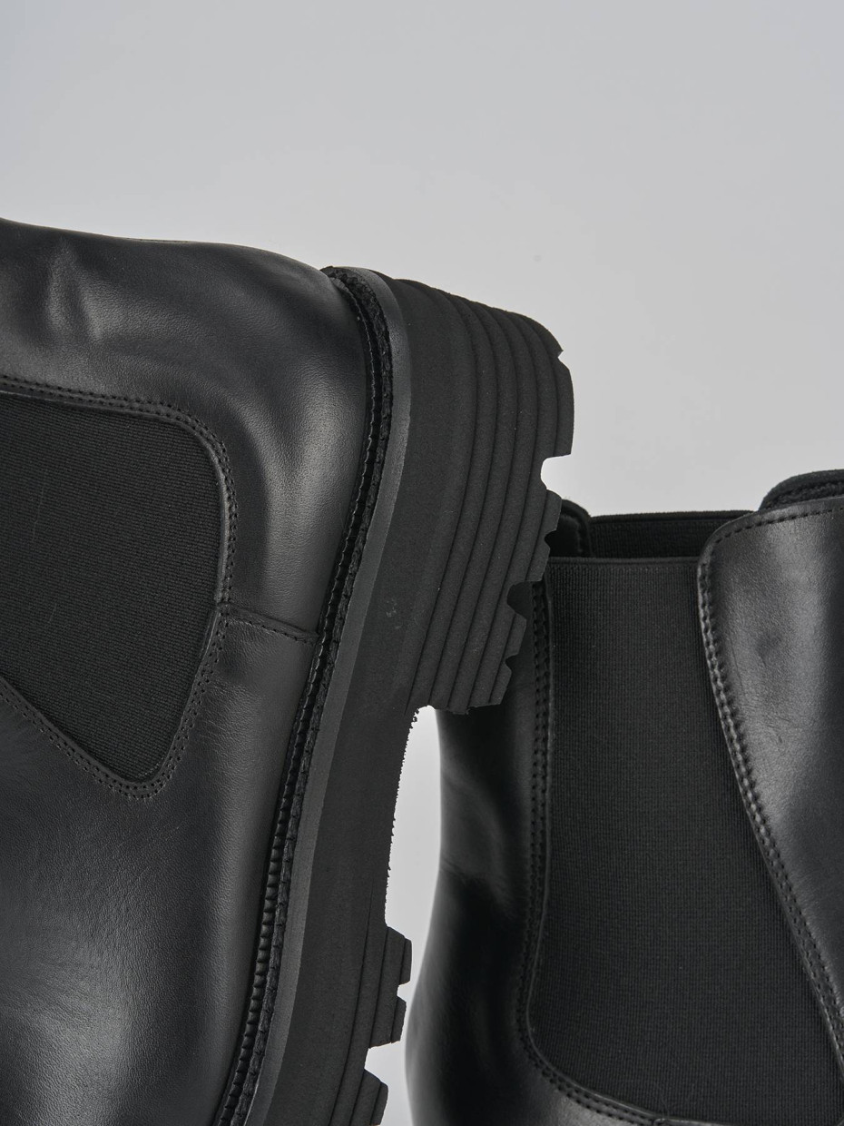 Botines de tacón bajo tacón 2 cm negro cuero