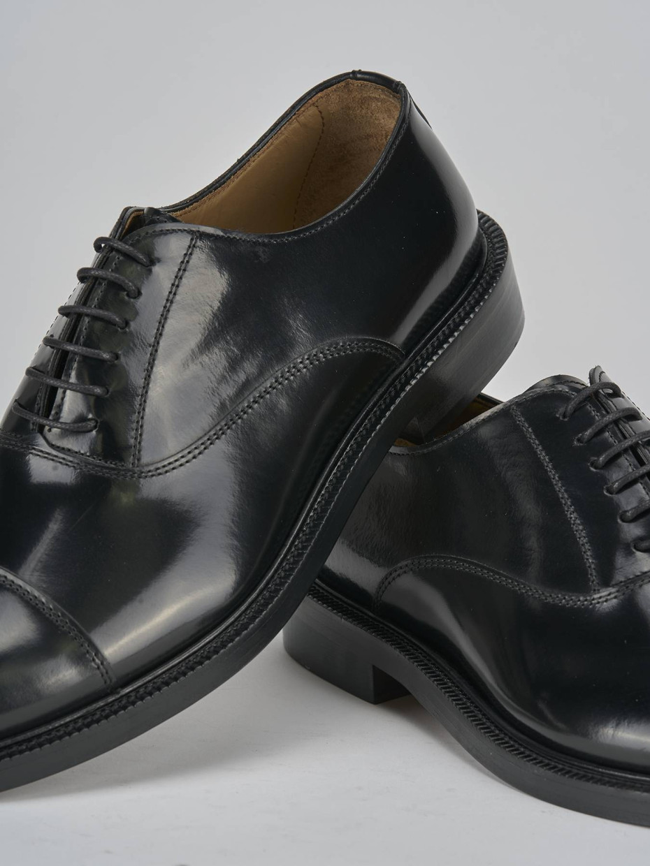 Zapatos de cordones negro cuero