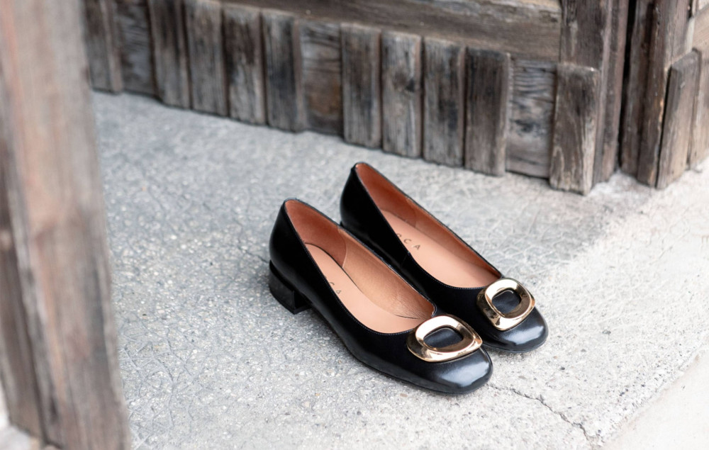 Flat shoes heel 2 cm black leather