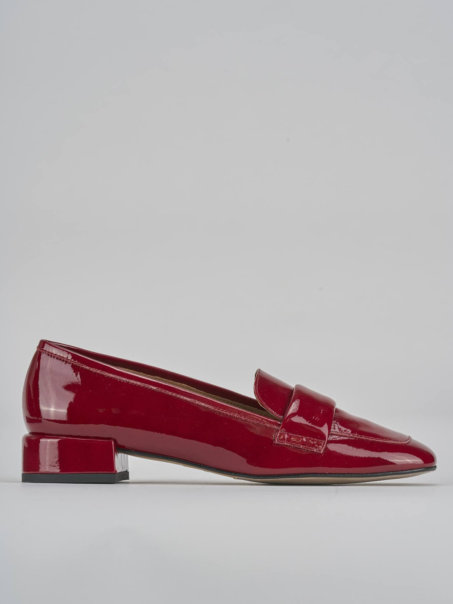 Mocasines tacón 2 cm burdeos charol