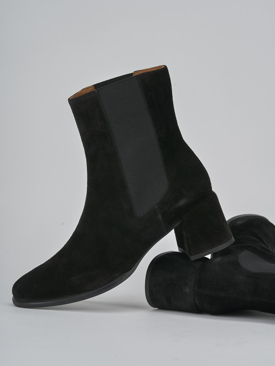 Stivaletti tacco 5cm camoscio nero