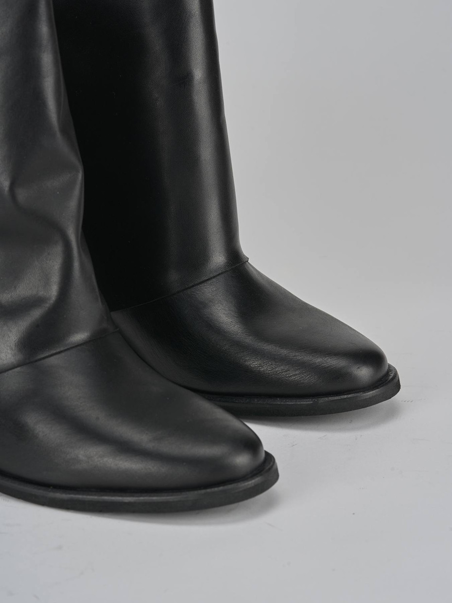 Botines de tacón bajo tacón 2 cm negro cuero