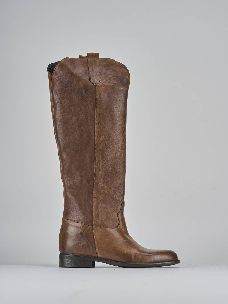 Botas de tacón bajo tacón 2 cm marrón cuero