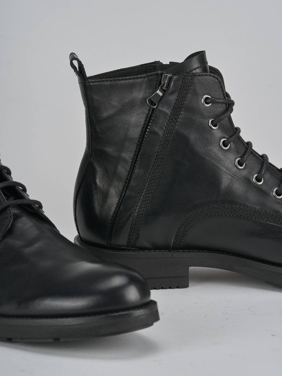 Botas militares negro cuero