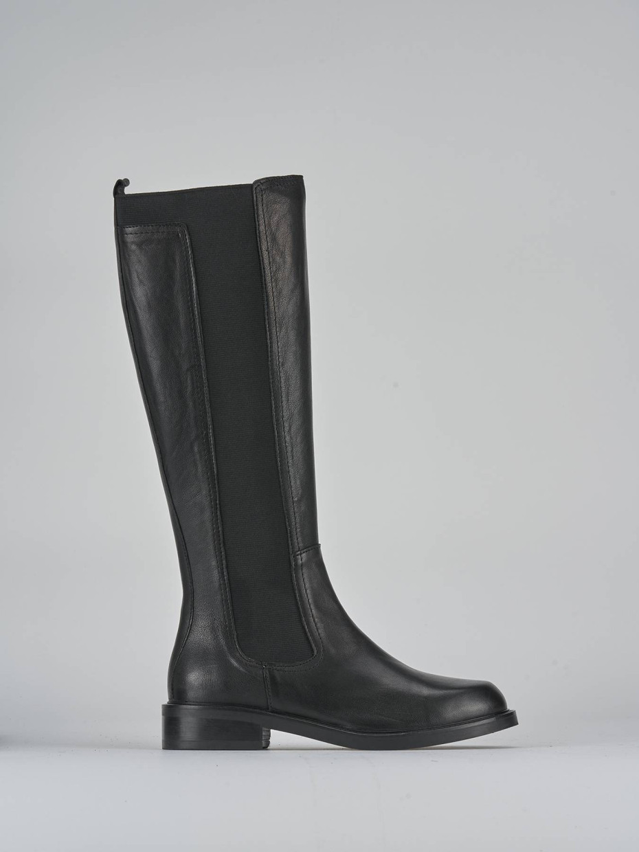 Low heel boots heel 2 cm black leather