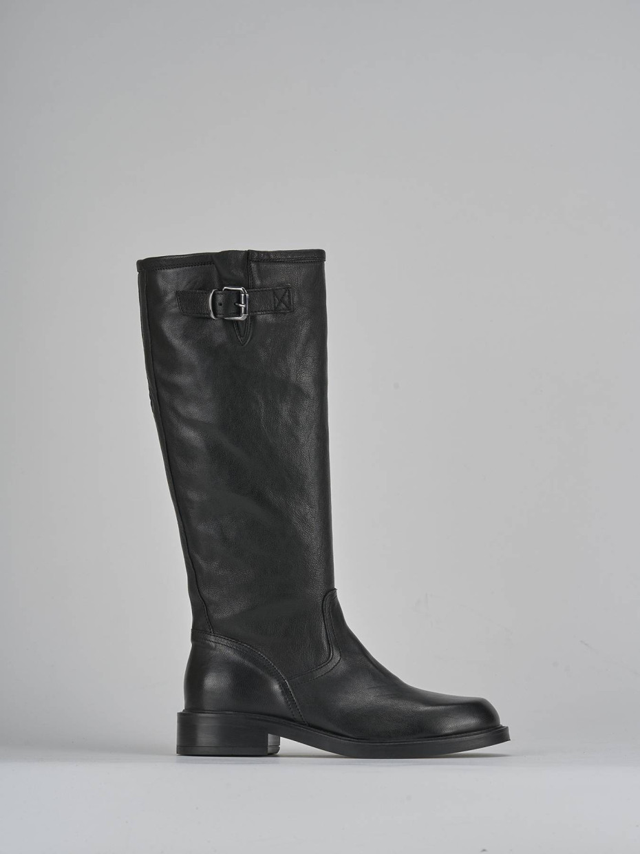 Low heel boots heel 2 cm black leather