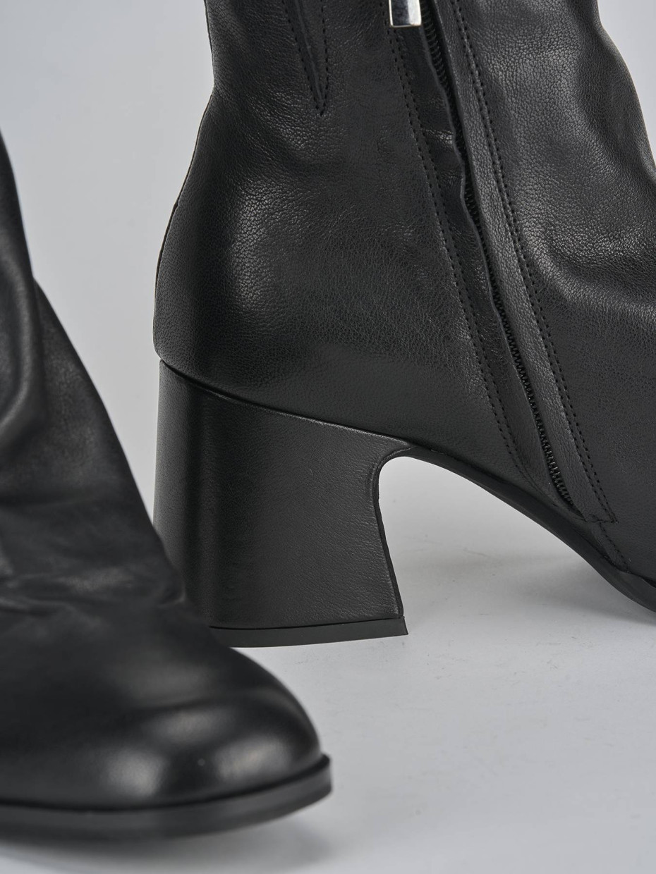 High heel ankle boots heel 7 cm black leather
