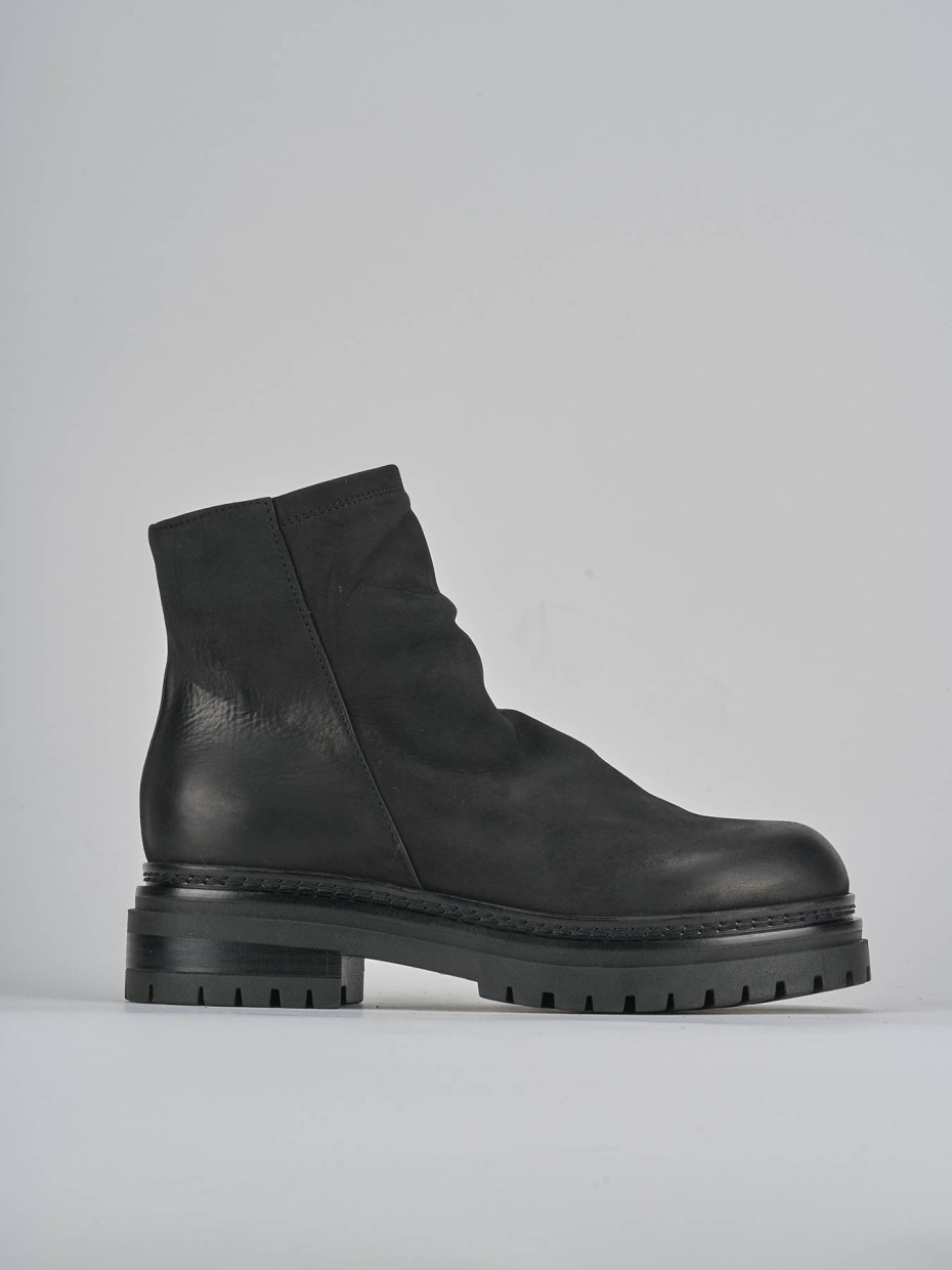 Botines de tacón bajo tacón 3 cm negro nobuk