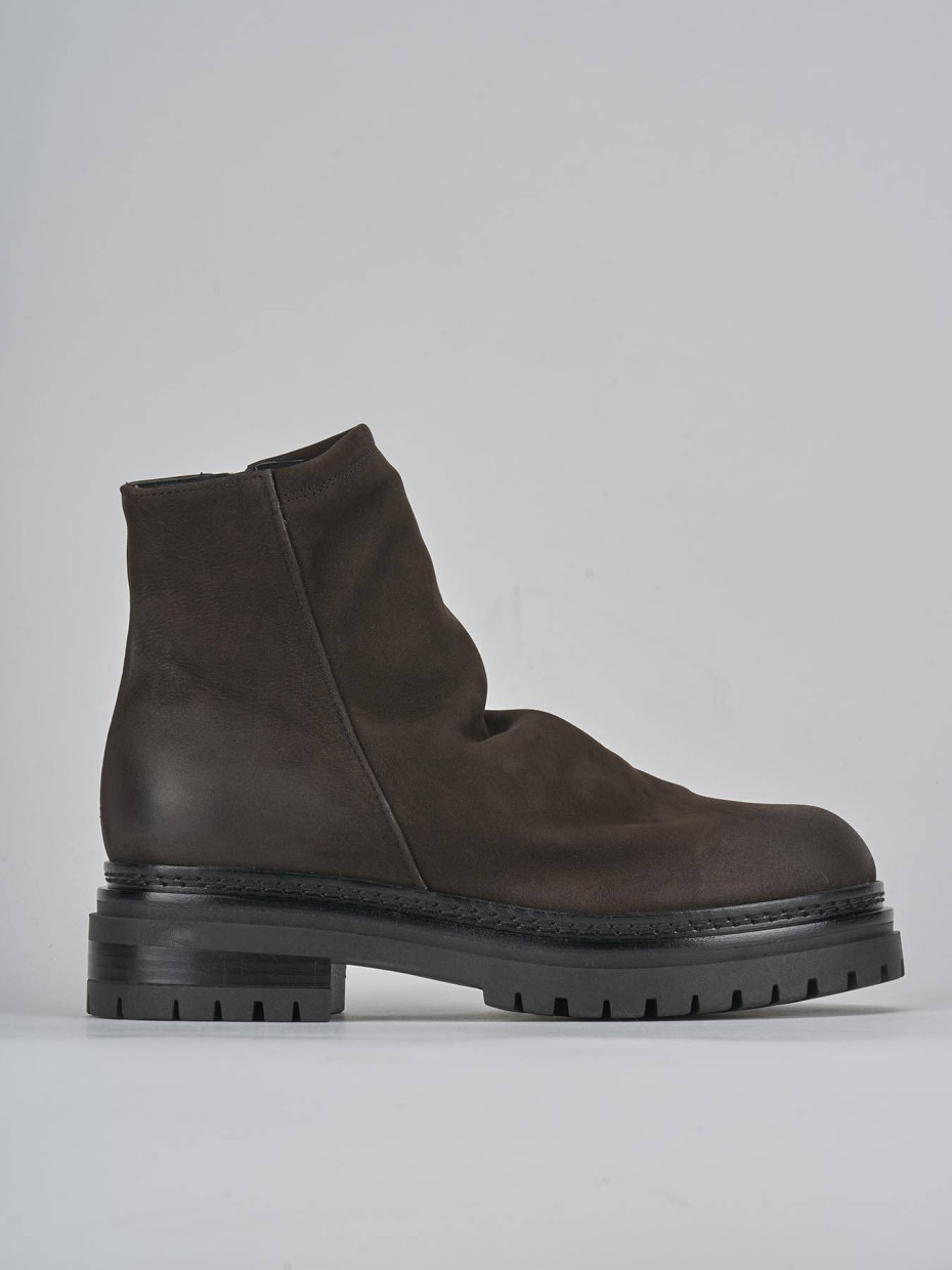 Botines de tacón bajo tacón 3 cm marrón oscuro nobuk