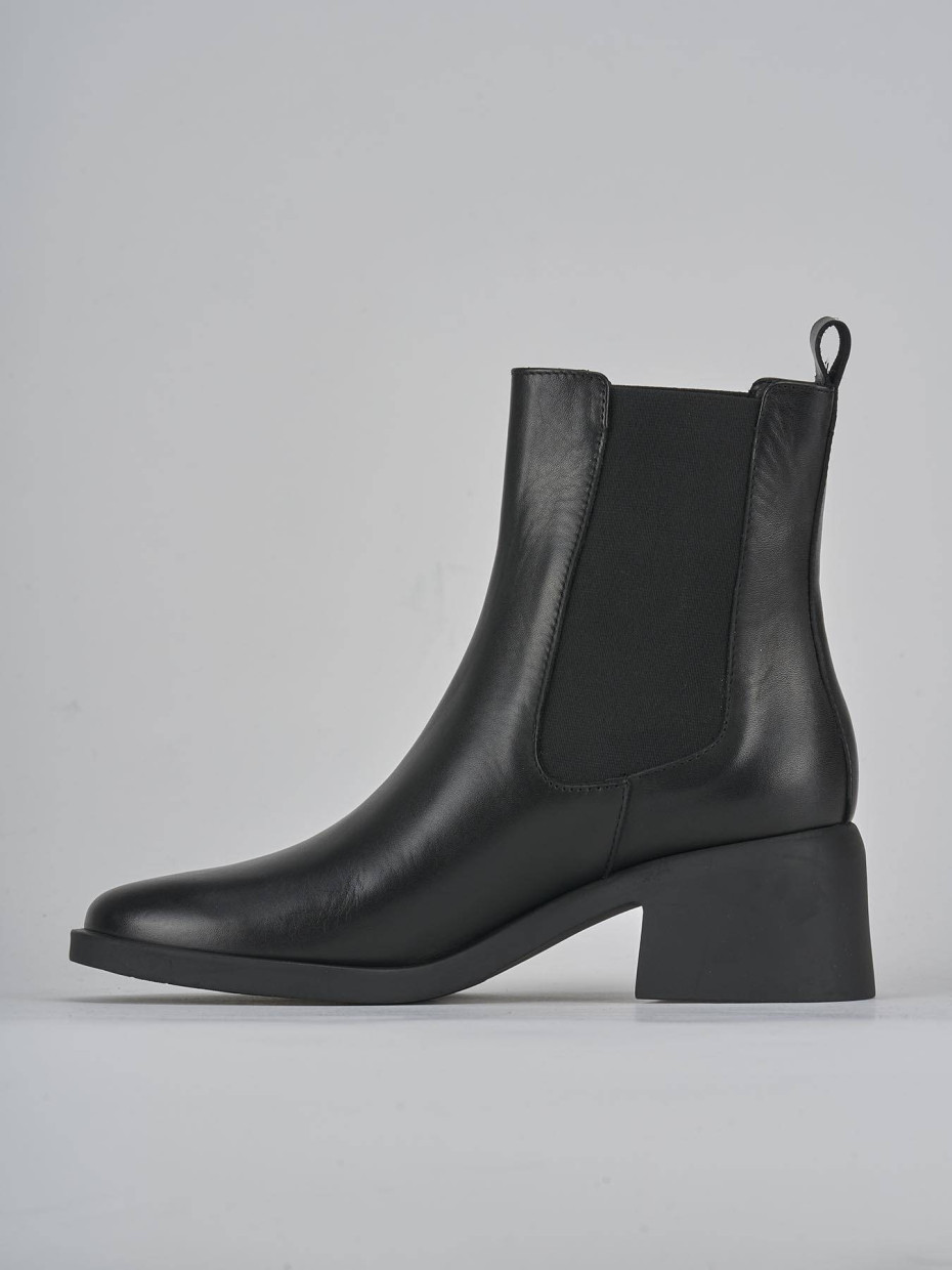Low heel ankle boots heel 3 cm black leather