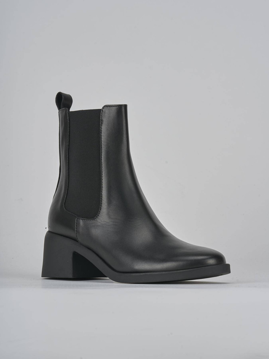 Low heel ankle boots heel 3 cm black leather