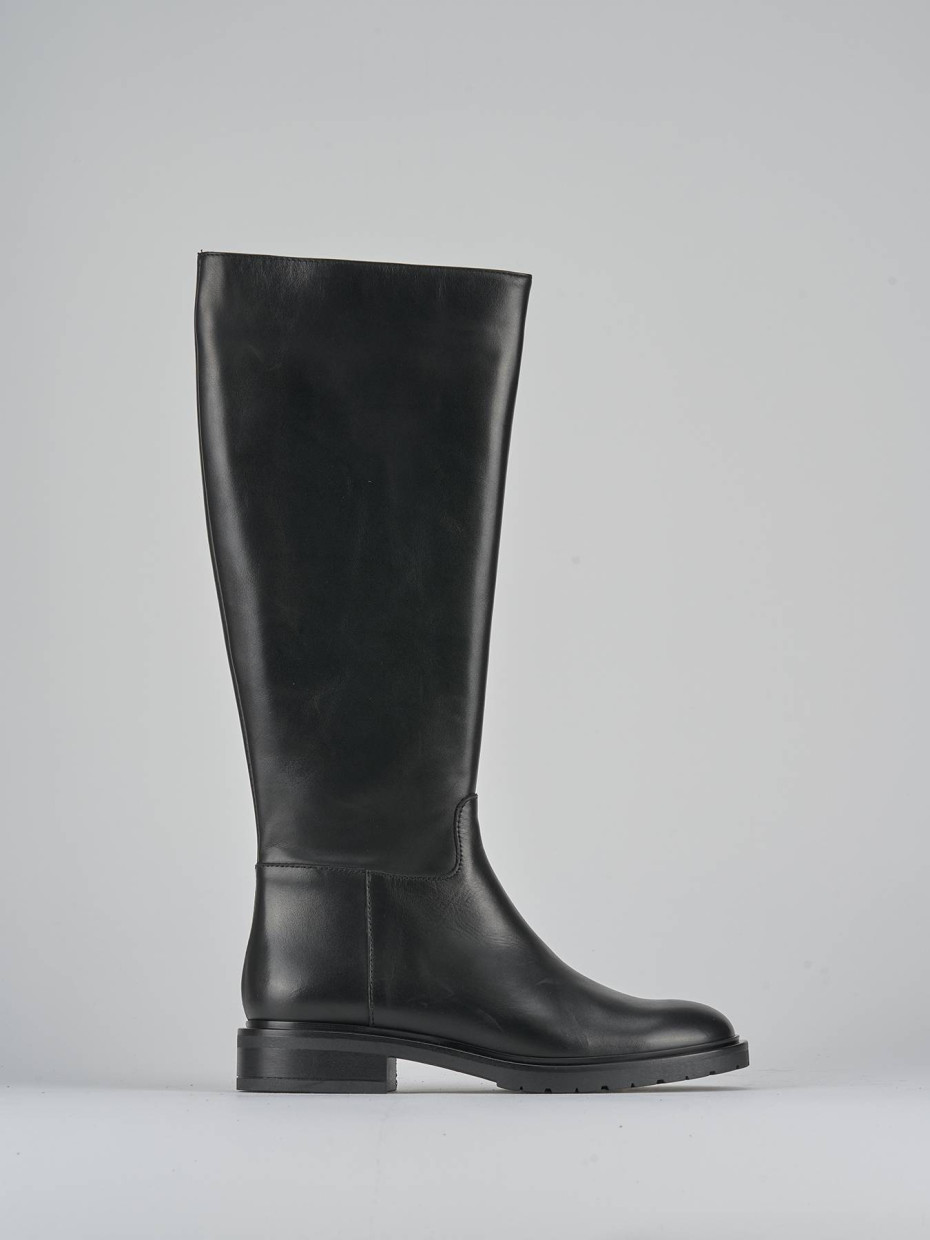 Botas de tacón bajo tacón 2 cm negro cuero