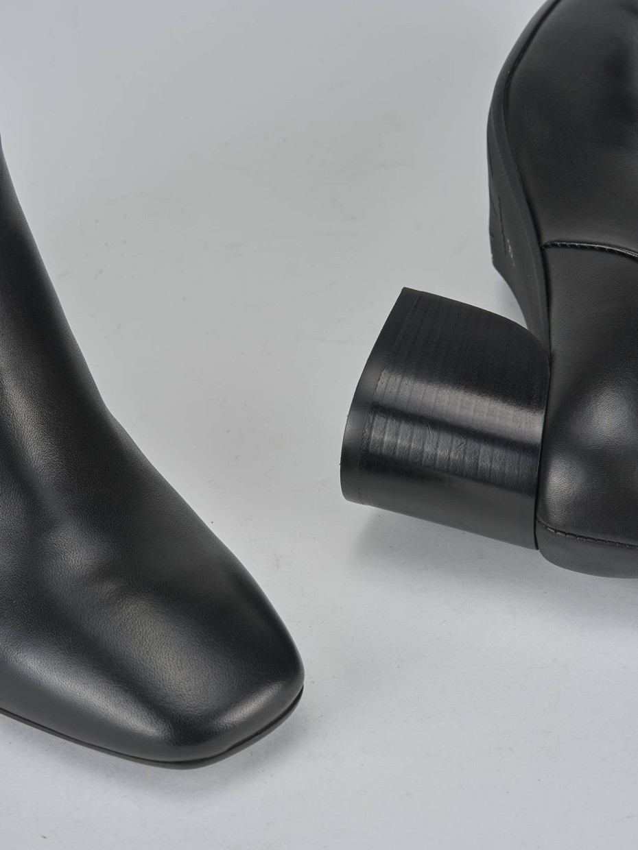High heel boots heel 6 cm black leather
