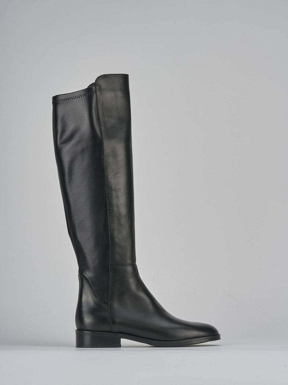 Botas de tacón bajo tacón 2 cm negro cuero