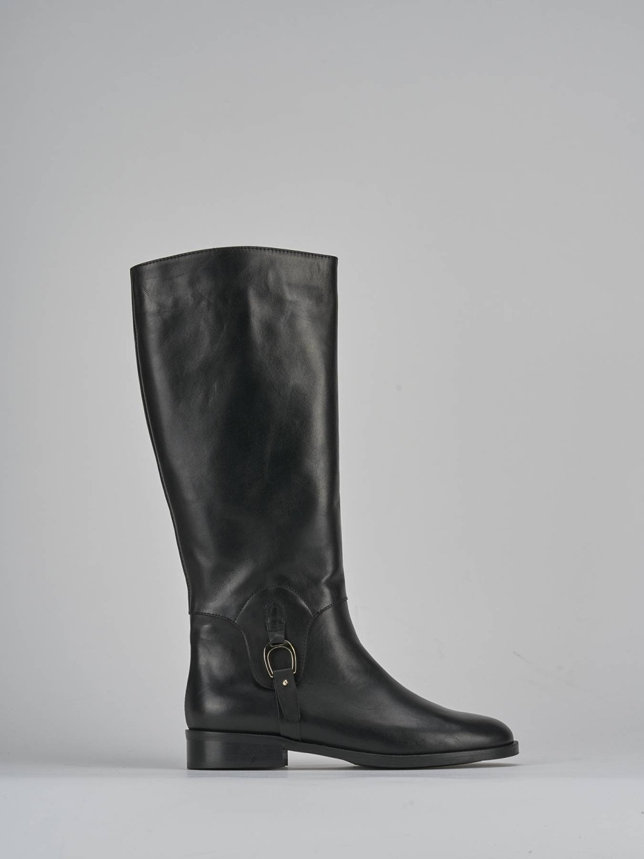 Low heel boots heel 2 cm black leather