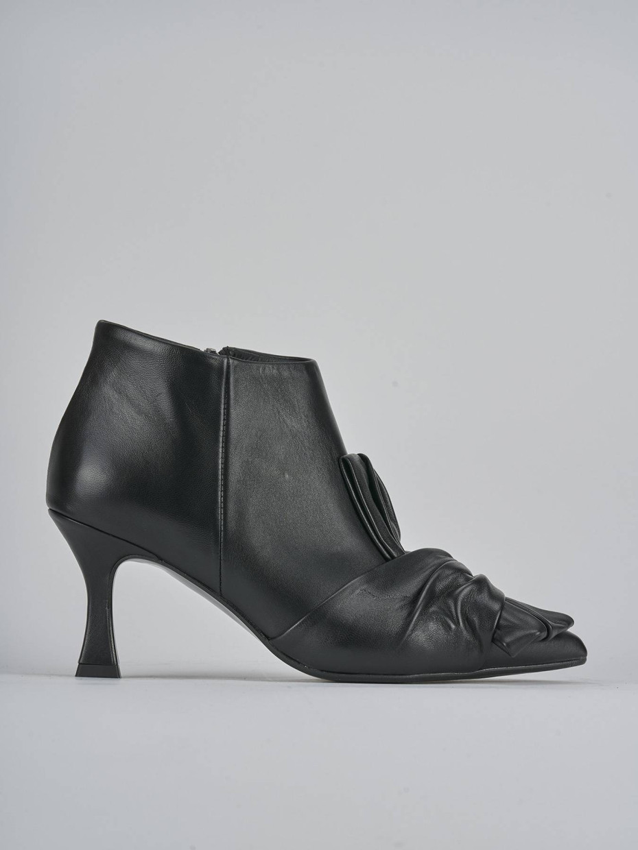 High heel ankle boots heel 7 cm black leather