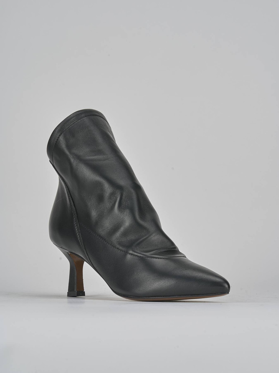 High heel ankle boots heel 5 cm black leather