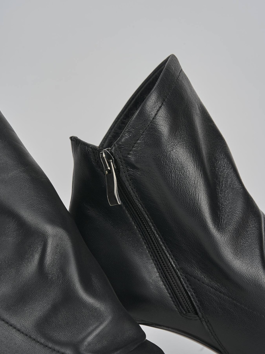 High heel ankle boots heel 5 cm black leather