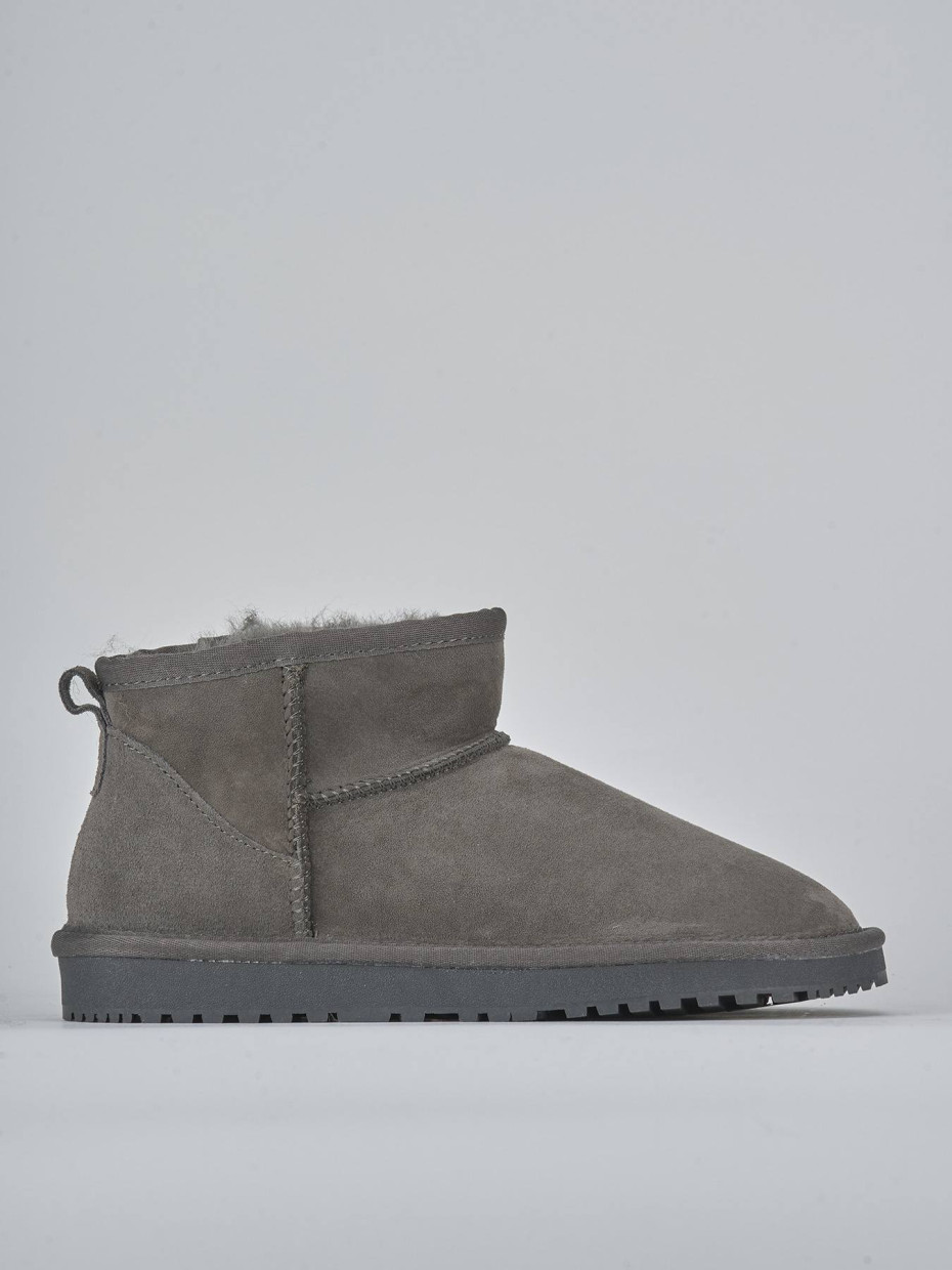 Botines de tacón bajo gris ante