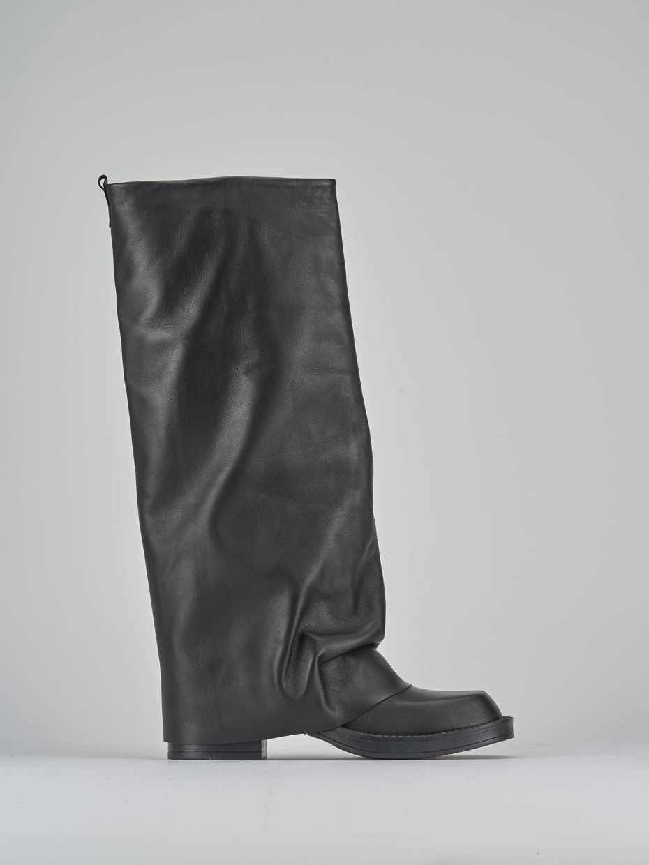 Low heel boots heel 3 cm black leather