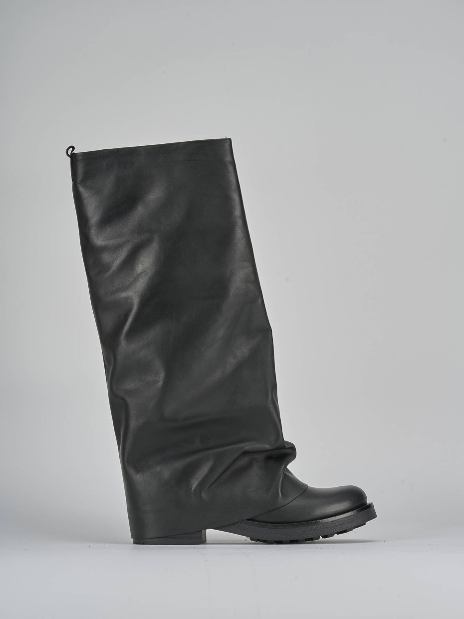 Low heel boots heel 3 cm black leather
