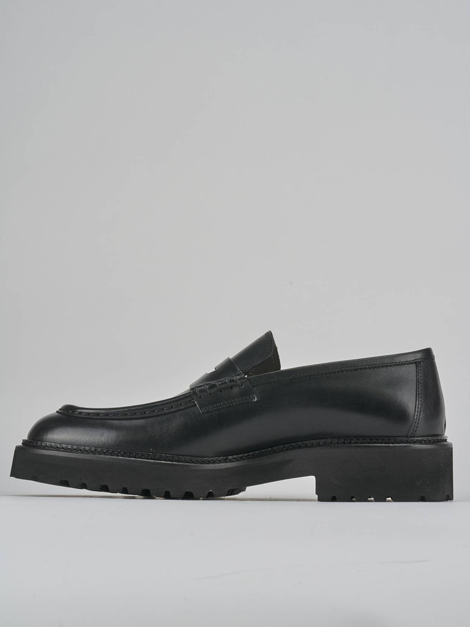 Mocasines negro cuero