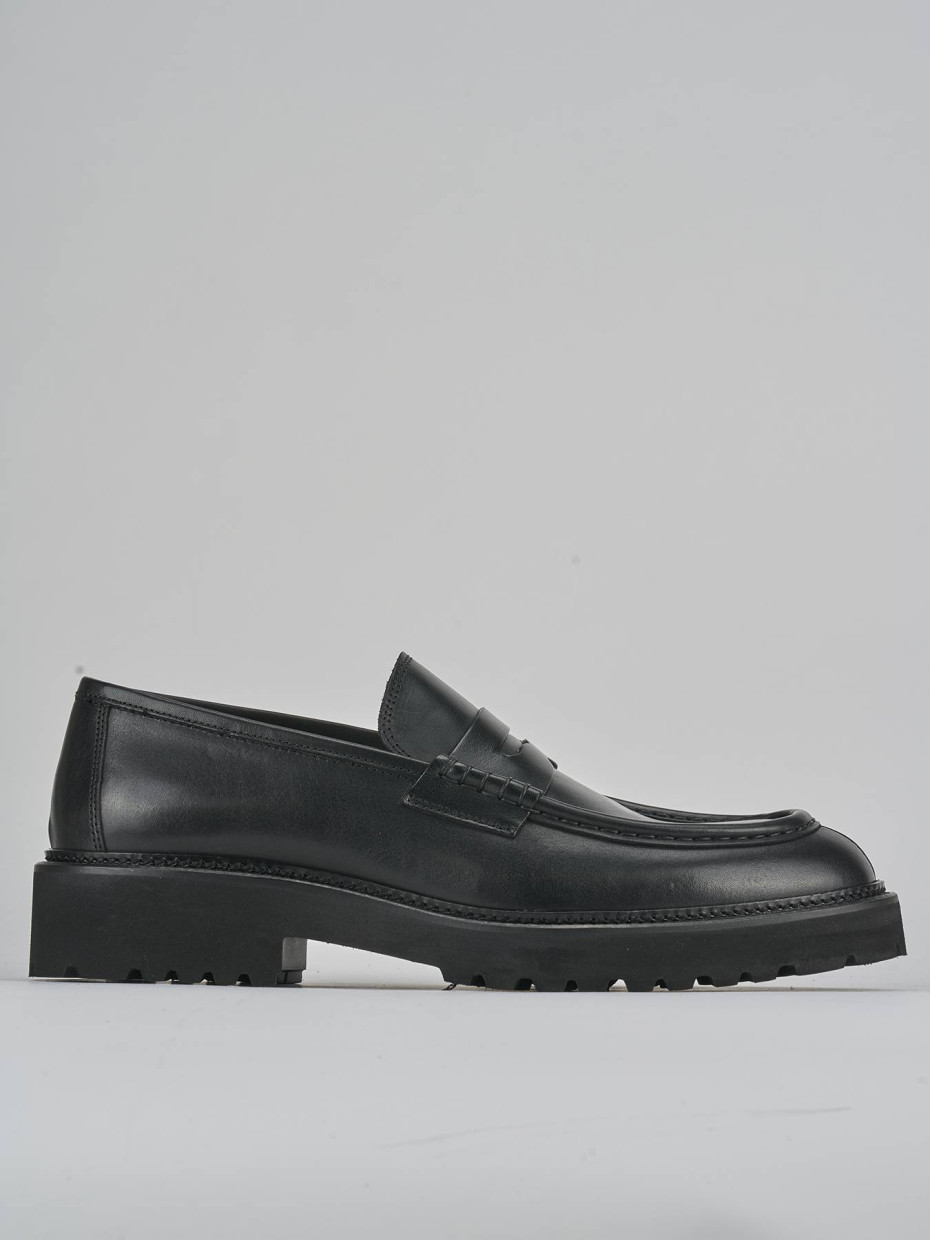 Mocasines negro cuero