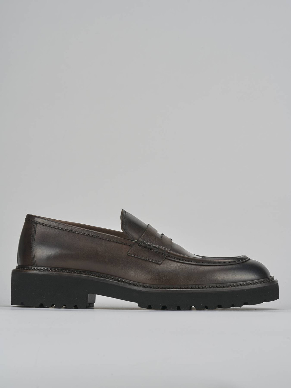 Mocasines marrón oscuro cuero
