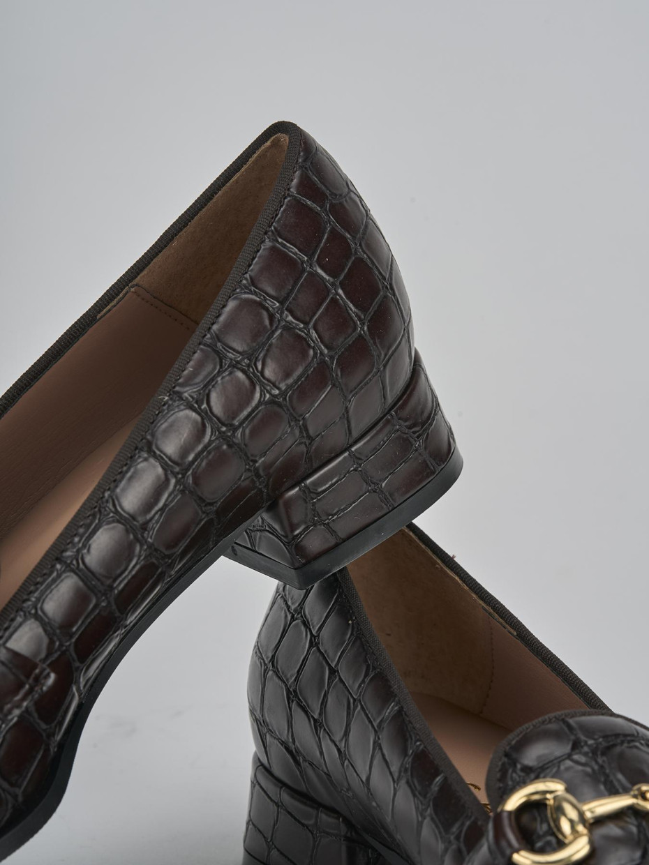 Mocasines tacón 3 cm marrón oscuro efecto coco