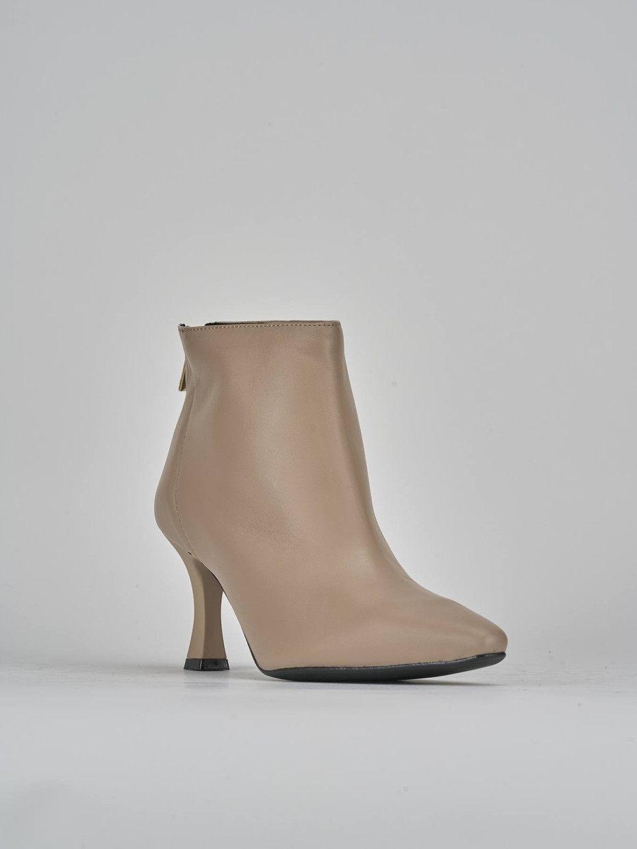 Botines de tacón alto tacón 7 cm beis cuero