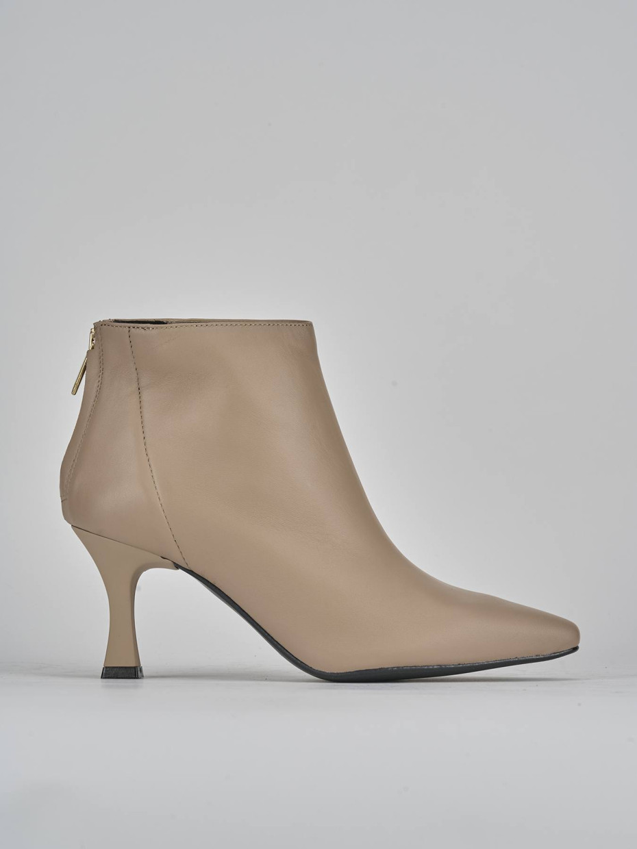 Botines de tacón alto tacón 7 cm beis cuero