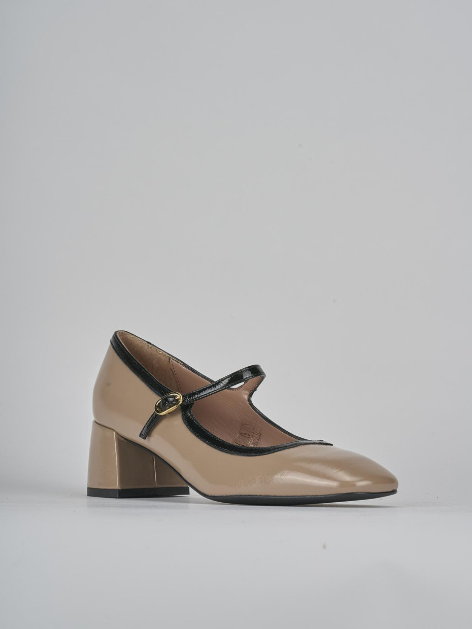 Pumps heel 5 cm beige patent