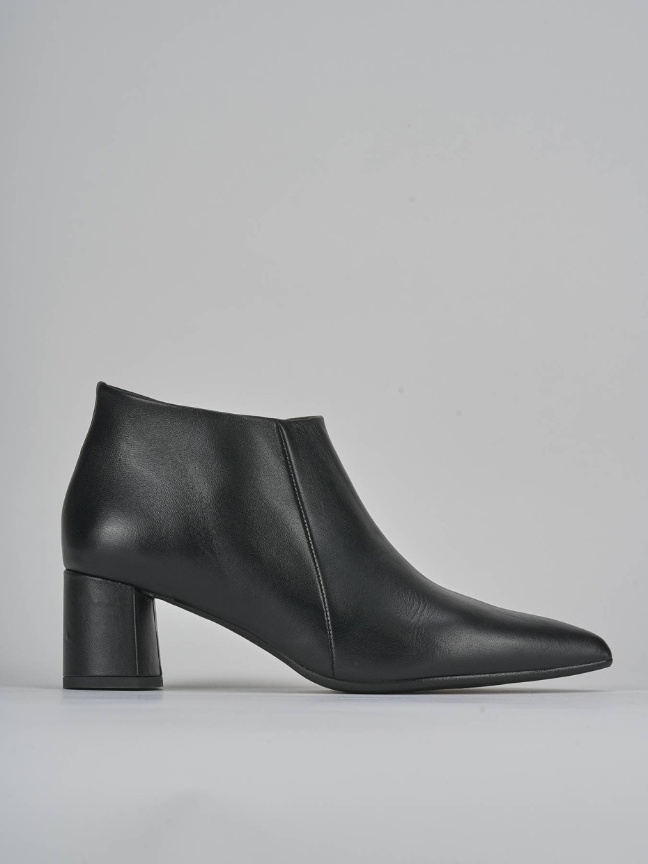 Stivaletti tacco 5cm pelle nero