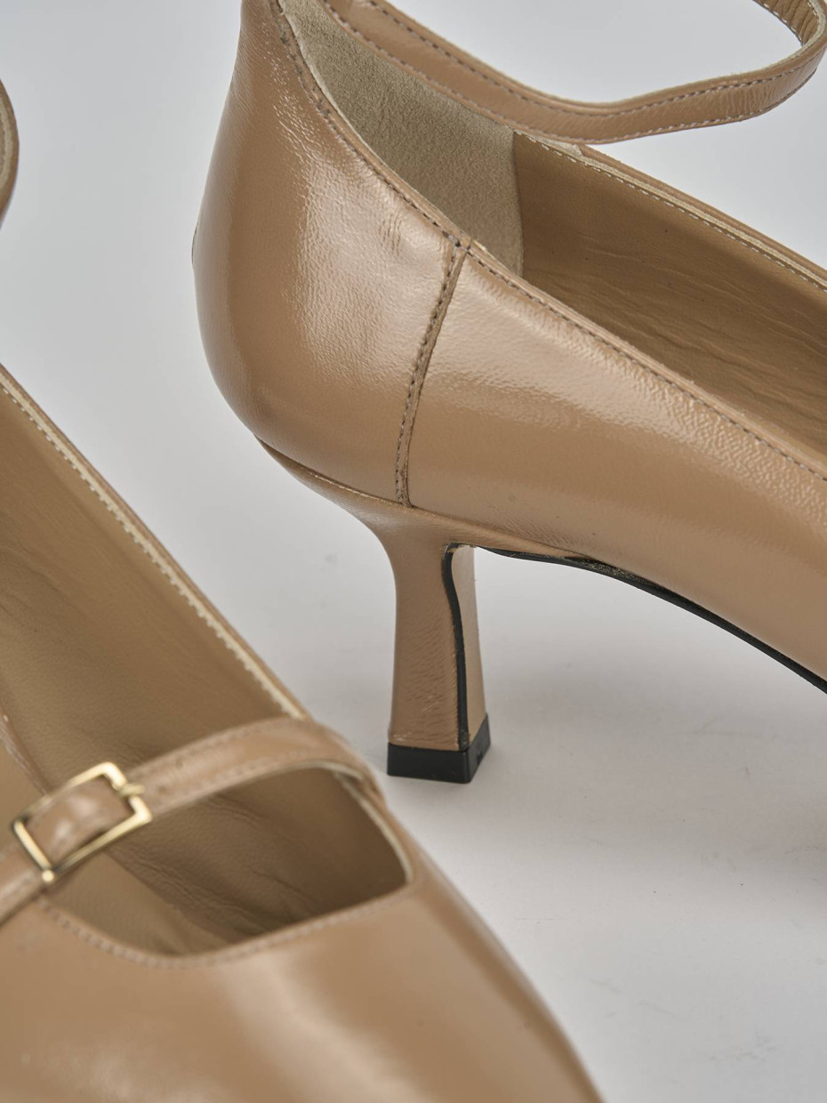 Zapatos de salón tacón 5 cm marrón charol