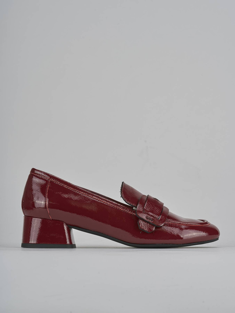 Mocasines tacón 3 cm burdeos charol