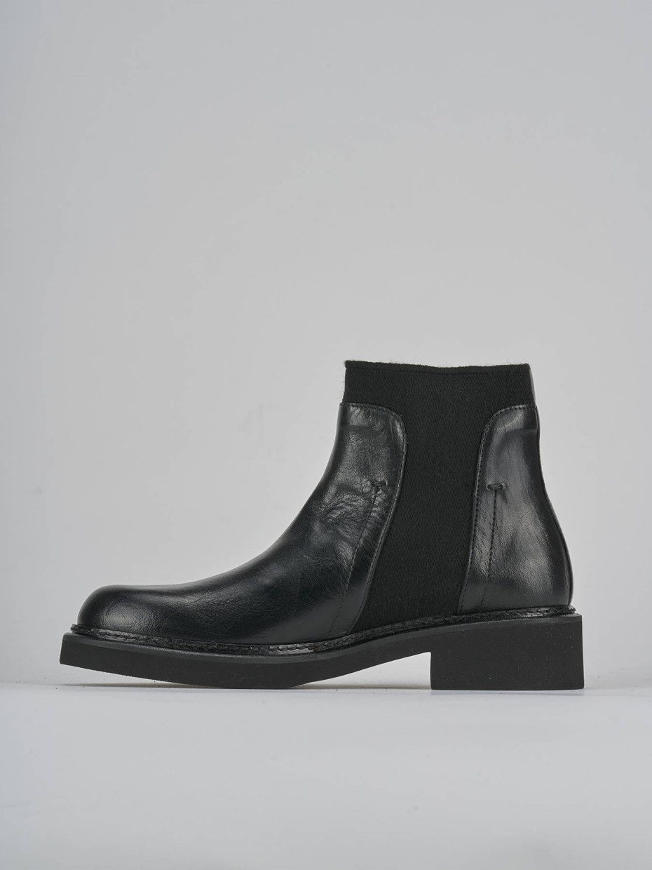 Stivaletti tacco 3cm pelle nero