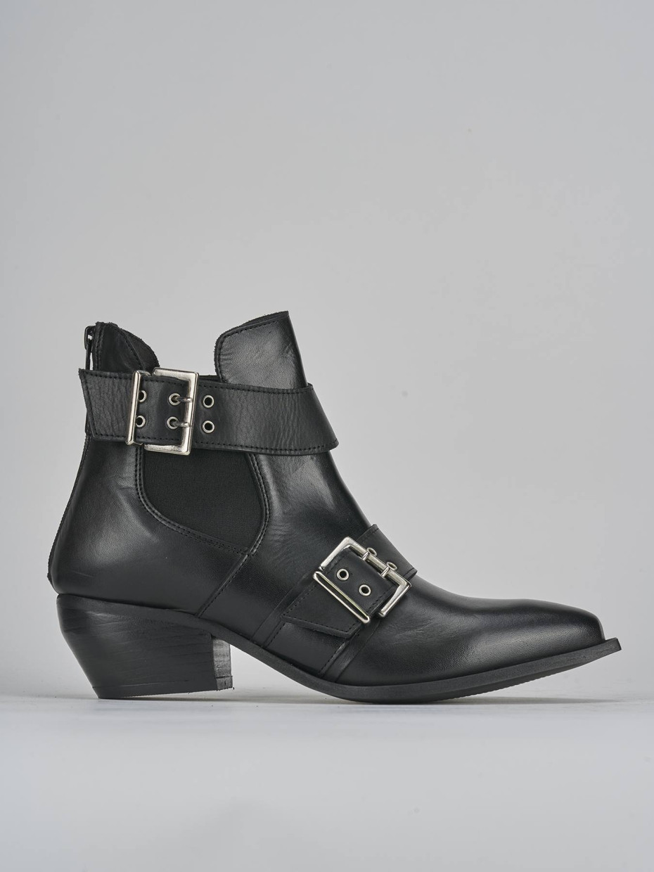 Low heel ankle boots heel 4 cm black leather