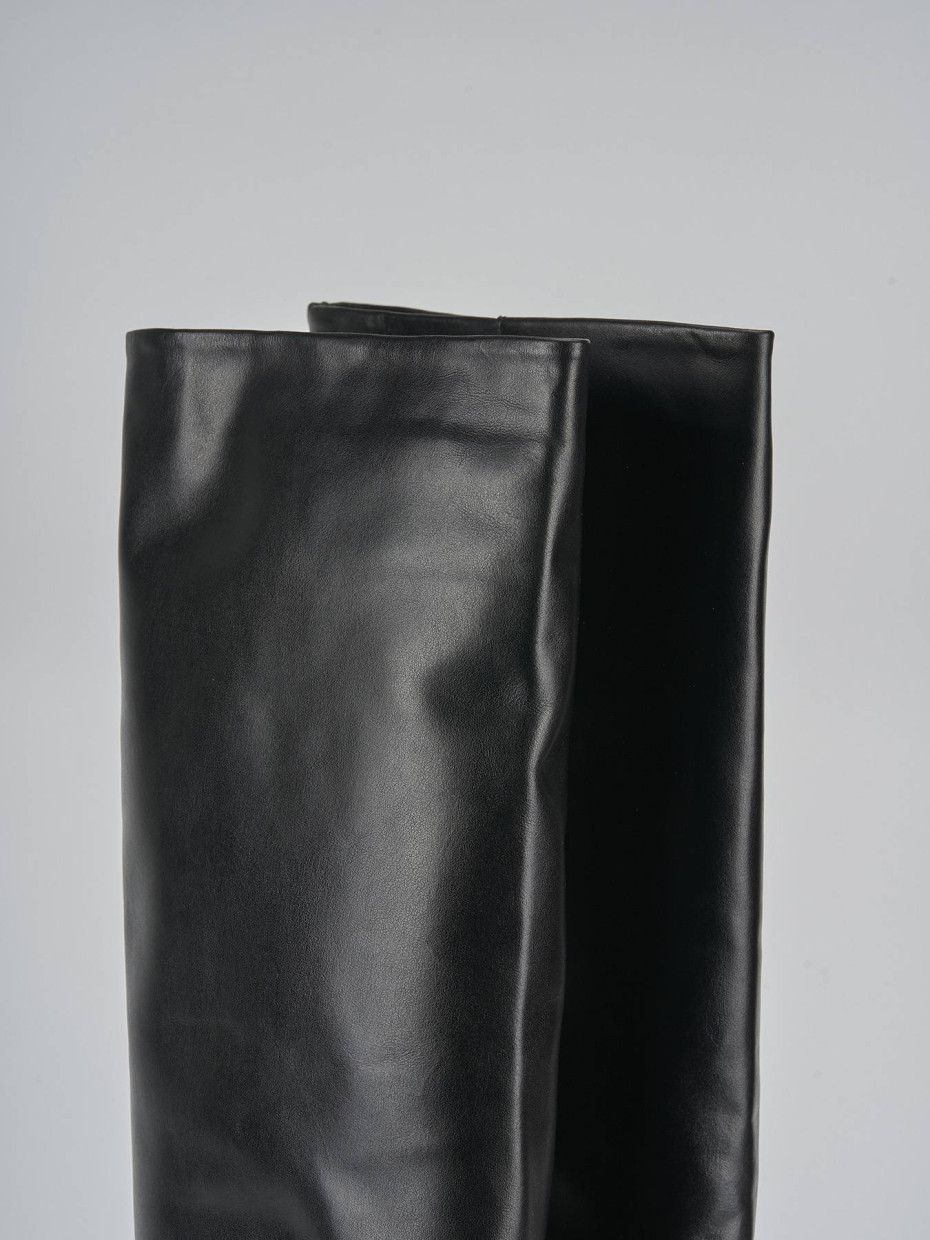 Low heel boots heel 3 cm black leather