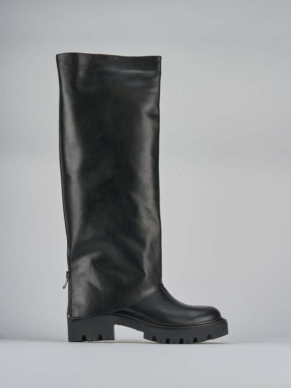 Low heel boots heel 3 cm black leather